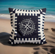 Carregar imagem no visualizador da galeria, Maritime Kissenhülle, Patchwork Kissenbezug, Dekokissen * Kompass * blau/weiß
