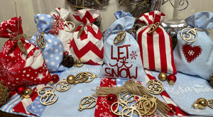Adventskalender für Kinder, Landhausstil Adventskalender zum Befüllen, 24 Säckchen zum Advent , Adventskalender Zahlen aus Holz, blau / rot