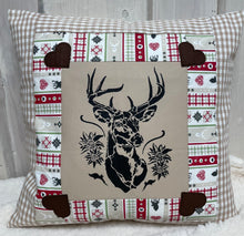 Carregar imagem no visualizador da galeria, Patchwork Kissenhülle, Landhausstil Kissenbezug * Hirsch * beige/rot 40x40cm.
