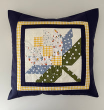 Lade das Bild in den Galerie-Viewer, Patchwork Kissenhülle, Landhausstil Kissenbezug, blau/grün/gelb 40x40cm
