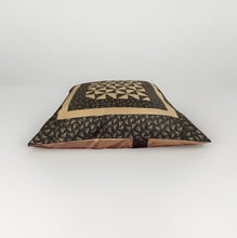 Carregar imagem no visualizador da galeria, Patchwork Kissenhülle, Landhausstil Kissenbezug, grau/beige  50x50cm
