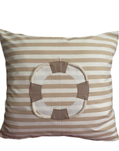 Lade das Bild in den Galerie-Viewer, 1 Maritime Kissenhülle, Kissenbezug, Landhausstil Kissenhüllen, Dekokissen *Rettungsring* beige/weiß gestreift
