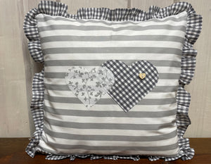 1x country house style cushion cover * cushion cover with ruffles * decorative cushion * hearts * grey/white