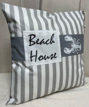 Lade das Bild in den Galerie-Viewer, Maritime Kissenhülle, Kissenbezug, Landhausstil Kissen, Dekokissen Beach House grau/weiß

