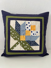 Lade das Bild in den Galerie-Viewer, Patchwork Kissenhülle, Landhausstil Kissenbezug, blau/grün/gelb 40x40cm
