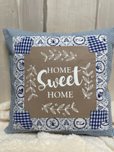 Carregar imagem no visualizador da galeria, Patchwork Kissenhülle, Landhausstil Kissenbezug blau/beige 40x40cm.
