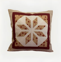 Carregar imagem no visualizador da galeria, Patchwork Kissenhülle, Landhausstil Kissenbezug, beige /rot/ weiß 40x40cm
