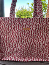 Загрузить изображение в средство просмотра галереи, Handgefertigte Handtasche Book Tote
