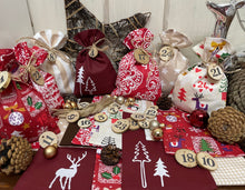 Lade das Bild in den Galerie-Viewer, Adventskalender,Landhausstil Adventskalender zum Befüllen, 24 Säckchen zum Advent , Adventskalender Zahlen aus Holz, rot/beige
