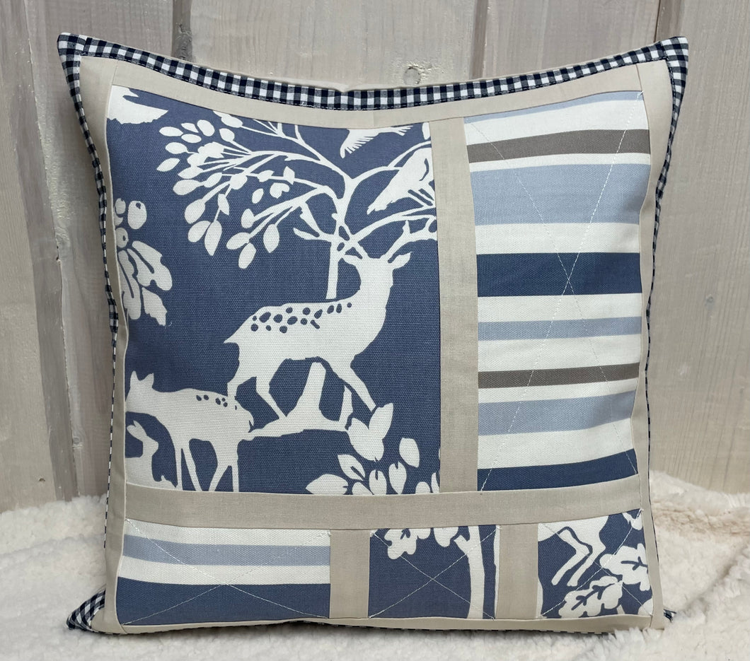 Patchwork Kissenhülle, Landhausstil Kissenbezug, blau / creme 40x40cm.