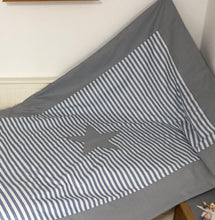 Load image into Gallery viewer, Maritime Patchwork Decke, Tagesdecke, Kinderdecke, Bettüberwurf 130cm x 200cm blau/grau
