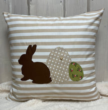 Lade das Bild in den Galerie-Viewer, 1 Landhausstill Kissenhülle, Kissenbezug, Osterkissen,Ostern beige/braun

