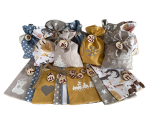 Lade das Bild in den Galerie-Viewer, Adventskalender,Landhausstil Adventskalender zum Befüllen, Adventskalender Zahlen aus Holz, blau/senfgelb/taupe
