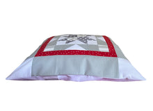 Carregar imagem no visualizador da galeria, Patchwork Kissenhülle, Landhausstil Kissenbezug, rot/grau/weiß 40x40cm
