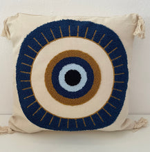 Carregar imagem no visualizador da galeria, Landhausstil Kissenhülle * Kissenbezug * Dekokissen * Nazar Auge* blau/beige 45x45cm
