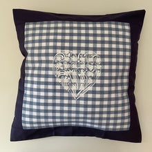 Carregar imagem no visualizador da galeria, Landhausstil Kissenhülle, Kissenbezug, blau/weiß kariertes Dekokissen
