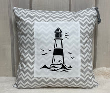 Lade das Bild in den Galerie-Viewer, Maritime Kissenhülle, Kissenbezug, Landhausstil Kissen * Leuchtturm* grau/weiß

