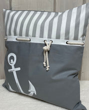 Lade das Bild in den Galerie-Viewer, Maritime Kissenhülle, Kissenbezug, Landhausstil Kissen, Dekokissen Anker grau/weiß
