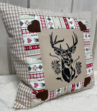 Carregar imagem no visualizador da galeria, Patchwork Kissenhülle, Landhausstil Kissenbezug * Hirsch * beige/rot 40x40cm.
