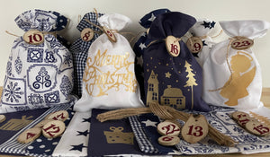 Adventskalender für Kinder, Landhausstil Adventskalender zum Befüllen, 24 Säckchen zum Advent , Adventskalender Zahlen aus Holz, blau /weiß