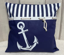 Lade das Bild in den Galerie-Viewer, Maritime Kissenhülle, Kissenbezug, Landhausstil Kissen, Dekokissen Anker blau/weiß

