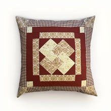 Load image into Gallery viewer, Patchwork Kissenhülle, Landhausstil Kissenbezug, beige/weinrot
