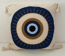 Carregar imagem no visualizador da galeria, Landhausstil Kissenhülle * Kissenbezug * Dekokissen * Nazar Auge* blau/beige 45x45cm

