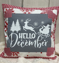 Carregar imagem no visualizador da galeria, Patchwork Kissenhülle, Landhausstil Kissenbezug, rot/grau/weiß 40x40cm.
