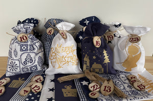 Adventskalender für Kinder, Landhausstil Adventskalender zum Befüllen, 24 Säckchen zum Advent , Adventskalender Zahlen aus Holz, blau /weiß