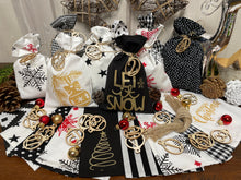 Lade das Bild in den Galerie-Viewer, Adventskalender,Landhausstil Adventskalender zum Befüllen, 24 Säckchen zum Advent , Adventskalender Zahlen aus Holz, schwarz /weiß
