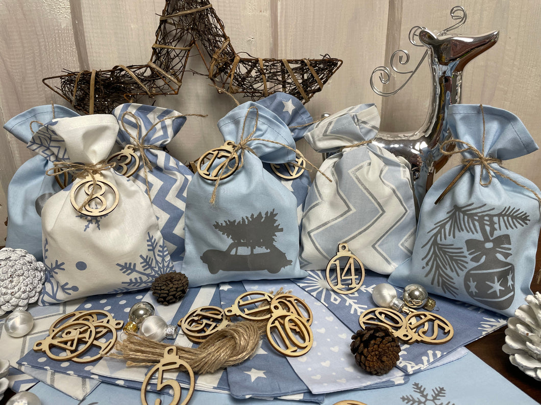 Adventskalender,Landhausstil Adventskalender zum Befüllen, 24 Säckchen zum Advent , Adventskalender Zahlen aus Holz, blau /weiß
