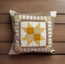 Carregar imagem no visualizador da galeria, Patchwork Kissenhülle, Landhausstil Kissenbezug, beige/weiß/gelb 40x40cm
