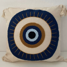 Carregar imagem no visualizador da galeria, Landhausstil Kissenhülle * Kissenbezug * Dekokissen * Nazar Auge* blau/beige 45x45cm
