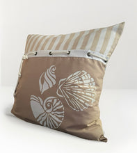 Lade das Bild in den Galerie-Viewer, Maritime Kissenhülle, Kissenbezug, Landhausstil Kissen, Dekokissen beige /weiß
