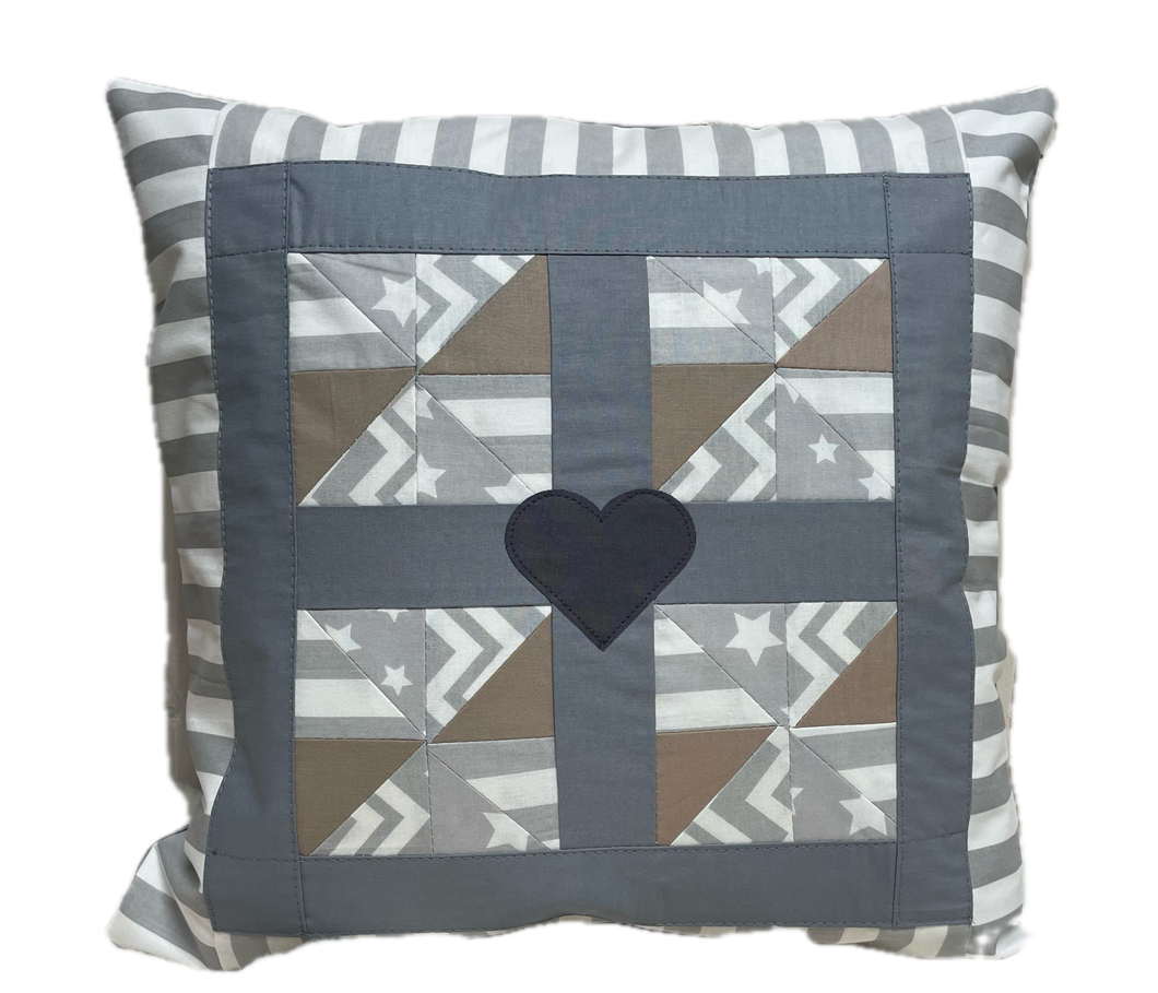 Patchwork Kissenhülle, Landhausstil Kissenbezug, grau/weiß/beige 40x40cm.