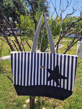 Charger l'image dans la galerie, Große Handgefertigte maritime Strandtasche Seestern in blau/weiß gestreift, Masse: ca. 56x39x18cm
