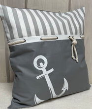 Lade das Bild in den Galerie-Viewer, Maritime Kissenhülle, Kissenbezug, Landhausstil Kissen, Dekokissen Anker grau/weiß
