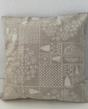 Lade das Bild in den Galerie-Viewer, Weihnachtliche Kissenhülle * Kissenbezug, beige/braun
