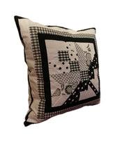 Carregar imagem no visualizador da galeria, Patchwork Kissenhülle, Landhausstil Kissenbezug, weiß/schwarz 40x40cm
