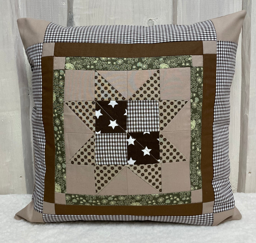 Patchwork Kissenhülle, Landhausstil Kissenbezug, braun / beige /grün 40x40cm.