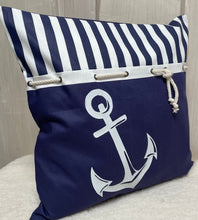 Lade das Bild in den Galerie-Viewer, Maritime Kissenhülle, Kissenbezug, Landhausstil Kissen, Dekokissen Anker blau/weiß
