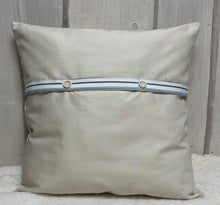 Carregar imagem no visualizador da galeria, Patchwork Kissenhülle, Landhausstil Kissenbezug, blau / creme 40x40cm.
