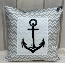 Lade das Bild in den Galerie-Viewer, Maritime Kissenhülle, Kissenbezug, Landhausstil Kissen * Anker * grau/weiß
