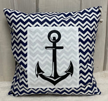 Lade das Bild in den Galerie-Viewer, Maritime Kissenhülle, Kissenbezug, Landhausstil Kissen, Anker blau/weiß
