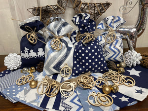 Adventskalender,Landhausstil Adventskalender zum Befüllen, 24 Säckchen zum Advent , Adventskalender Zahlen aus Holz, blau /weiß
