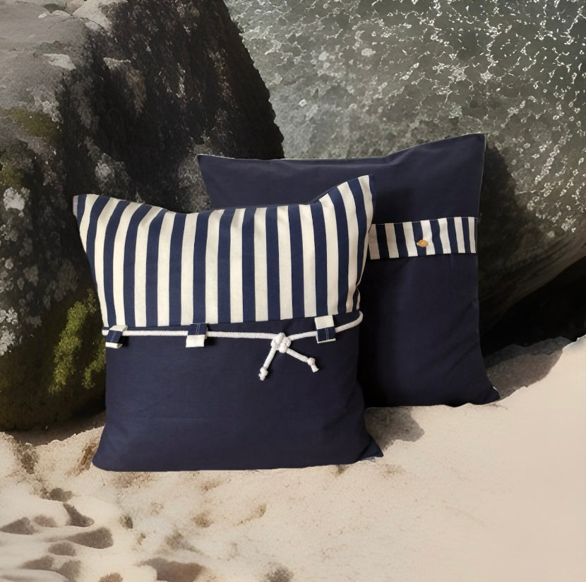 Maritime Kissenhülle, Landhausstil Dekokissen Seemannsknoten blau/weiß gestreift