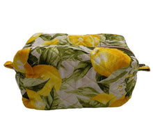 Lade das Bild in den Galerie-Viewer, Handgefertigte Kosmetiktasche (Boxie Bag) Lemon
