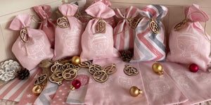 Adventskalender,Landhausstil Adventskalender zum Befüllen, 24 Säckchen zum Advent , Adventskalender Zahlen aus Holz, rosa /grau