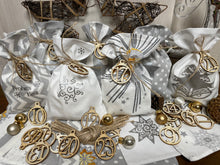 Lade das Bild in den Galerie-Viewer, Adventskalender,Landhausstil Adventskalender, Adventskalender  Säckchen zum befüllen, 24 Stoff Säckchen * grau/weiß
