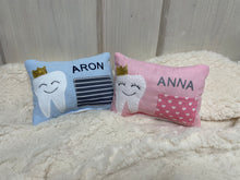 Carregar imagem no visualizador da galeria, Zahnfee Kissen / Personalisiertes Milchzahn Kissen, Zahnkissen, weiß 12x17cm.
